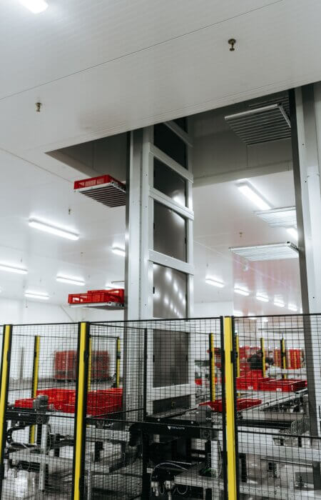 Crate elevator